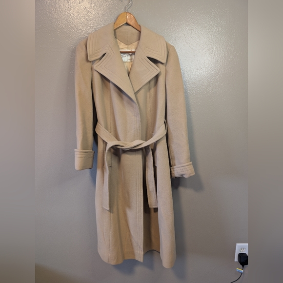 The HUB Stubenville Women's Vintage Tan Belted Coat. Please Read Details